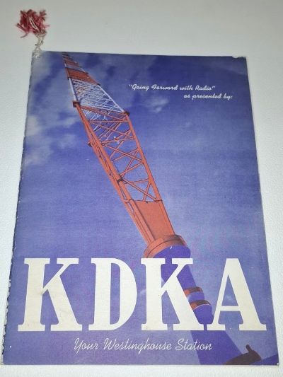 publikace o historii stanice KDKA z roku 1946